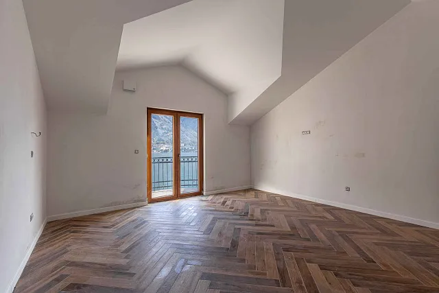 A luxurious three-story villa on the first sea line in  Kotor — photo 23